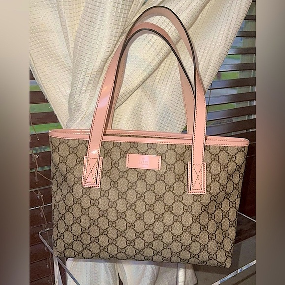 Gucci Handbags - Sale🚨 NWOT Gucci GG Plus Tote Beige & Pink Coated Canvas Patent Leather Handbag